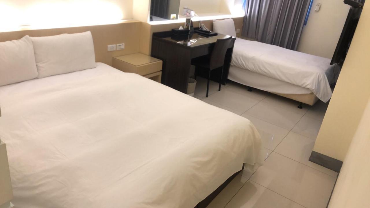 Kiwi Express Hotel - Kaohsiung Station מראה חיצוני תמונה