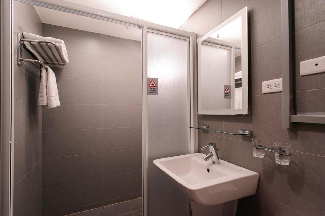 Kiwi Express Hotel - Kaohsiung Station מראה חיצוני תמונה