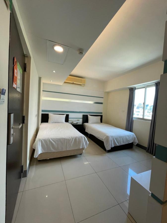 Kiwi Express Hotel - Kaohsiung Station מראה חיצוני תמונה