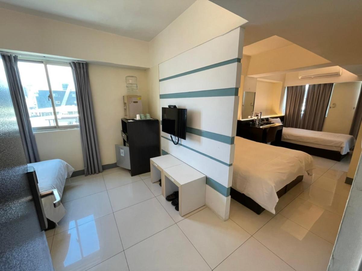 Kiwi Express Hotel - Kaohsiung Station מראה חיצוני תמונה