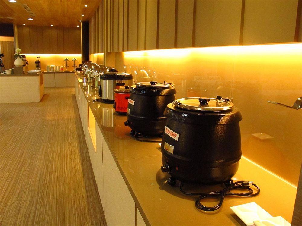 Kiwi Express Hotel - Kaohsiung Station מראה חיצוני תמונה