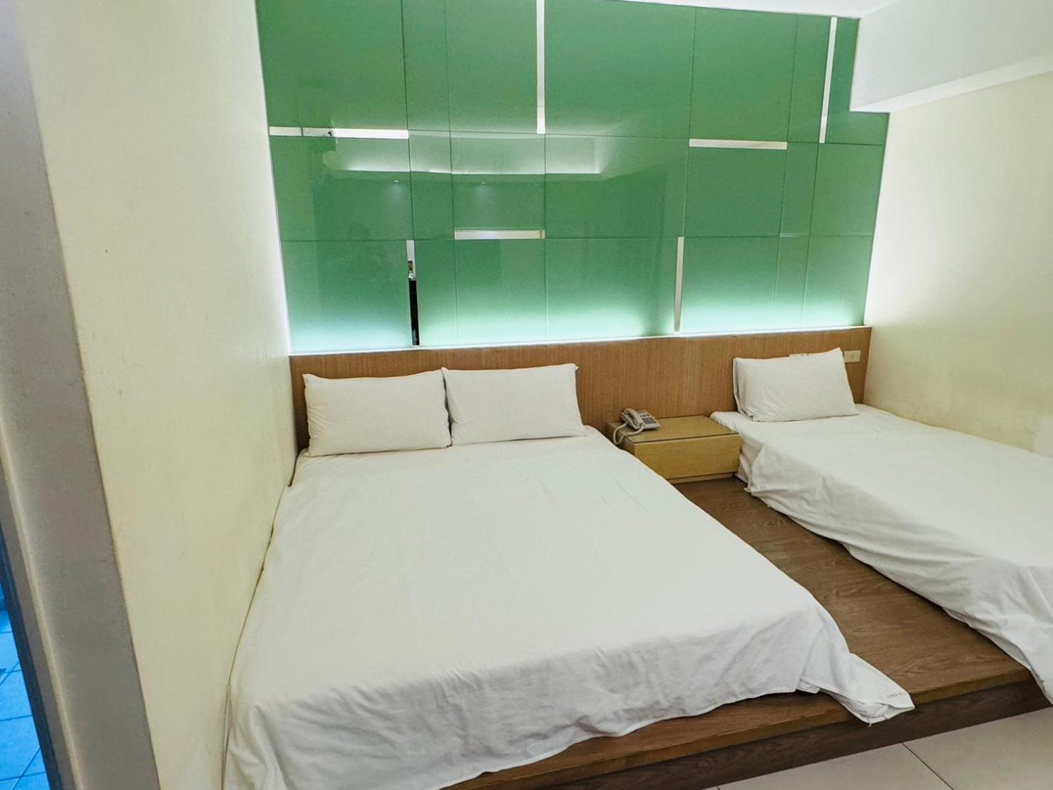 Kiwi Express Hotel - Kaohsiung Station מראה חיצוני תמונה