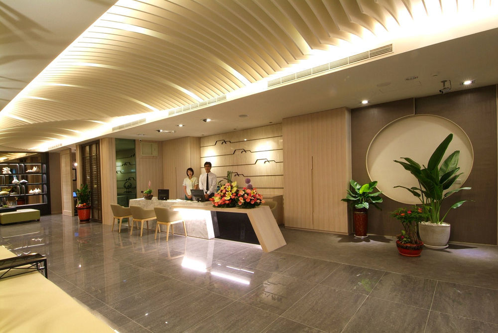Kiwi Express Hotel - Kaohsiung Station מראה חיצוני תמונה