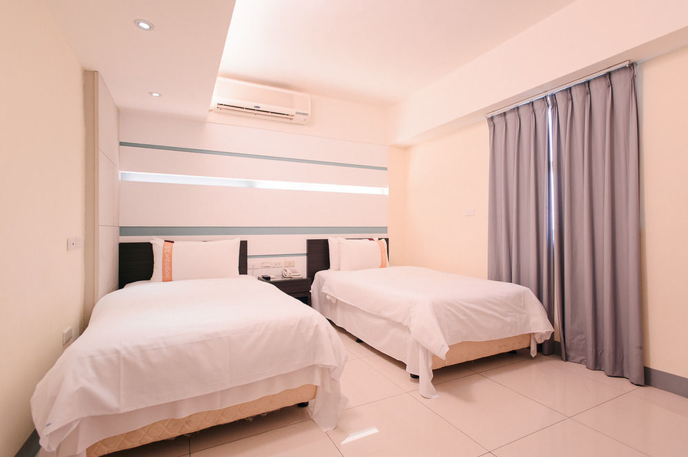 Kiwi Express Hotel - Kaohsiung Station מראה חיצוני תמונה