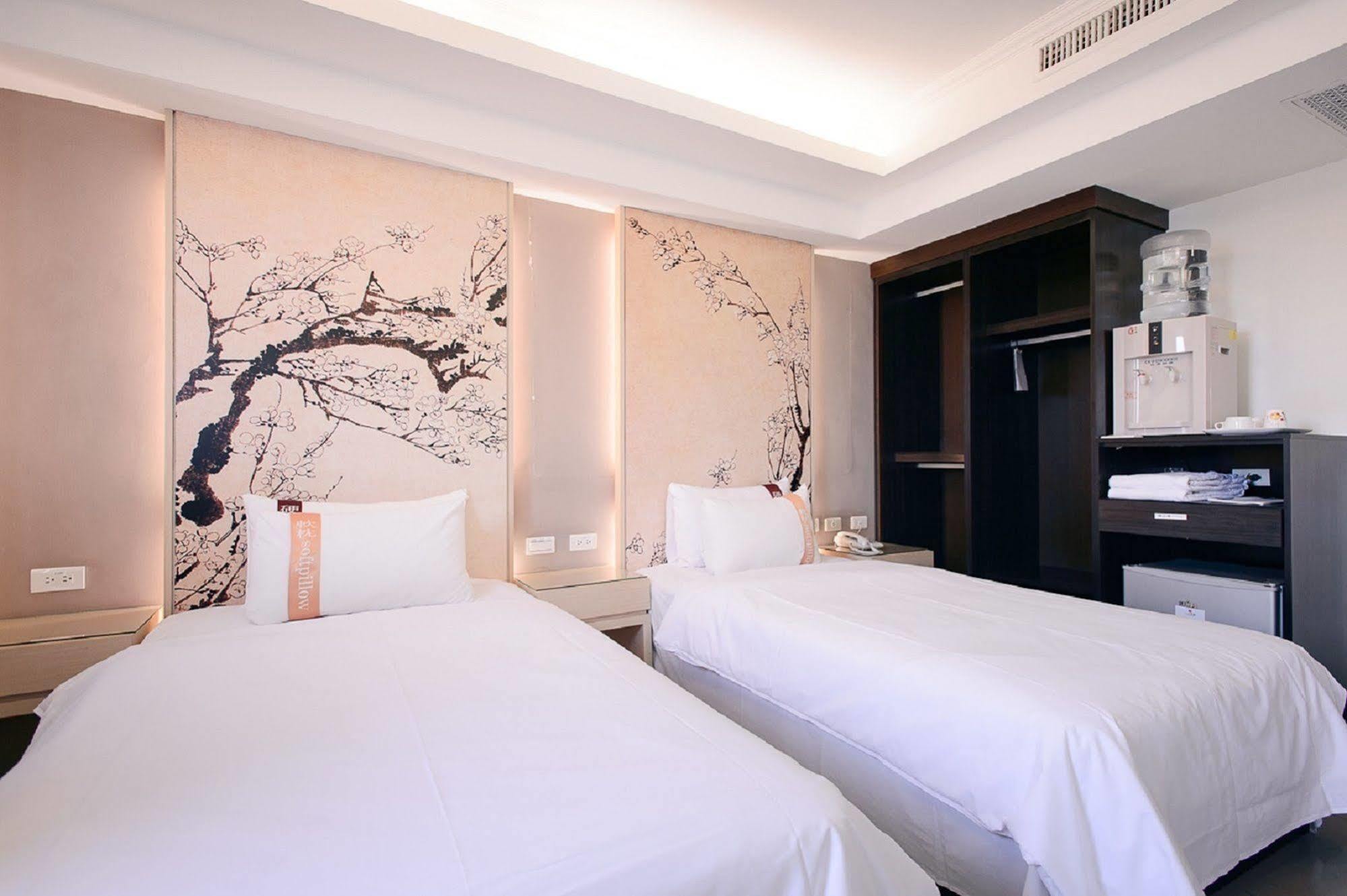 Kiwi Express Hotel - Kaohsiung Station מראה חיצוני תמונה