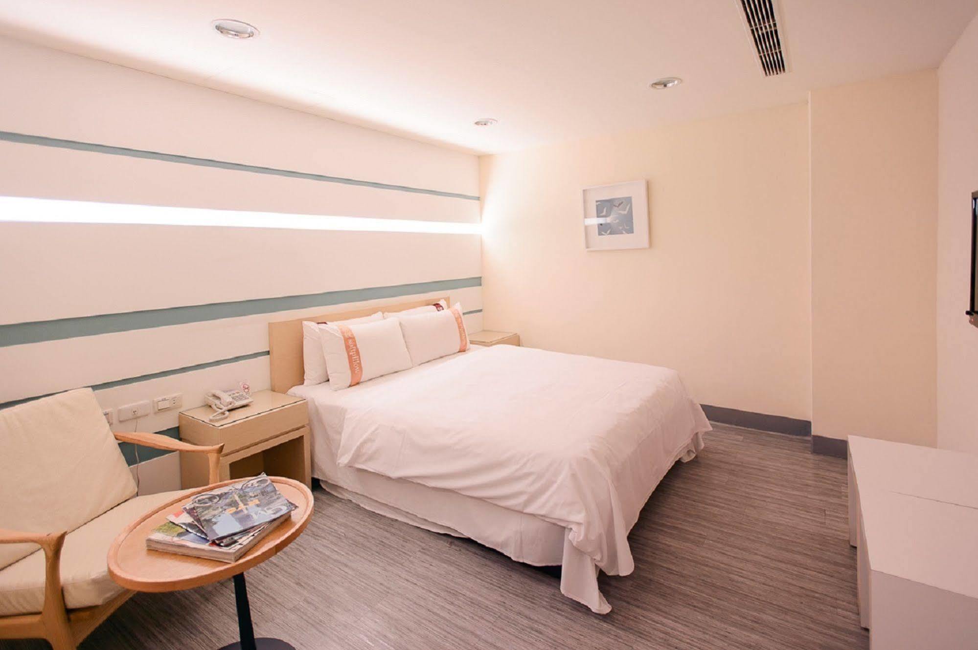 Kiwi Express Hotel - Kaohsiung Station מראה חיצוני תמונה