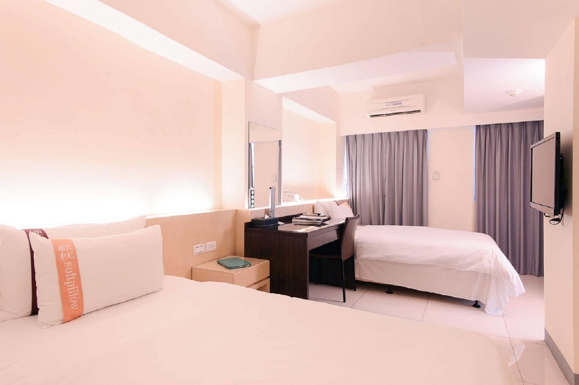 Kiwi Express Hotel - Kaohsiung Station מראה חיצוני תמונה
