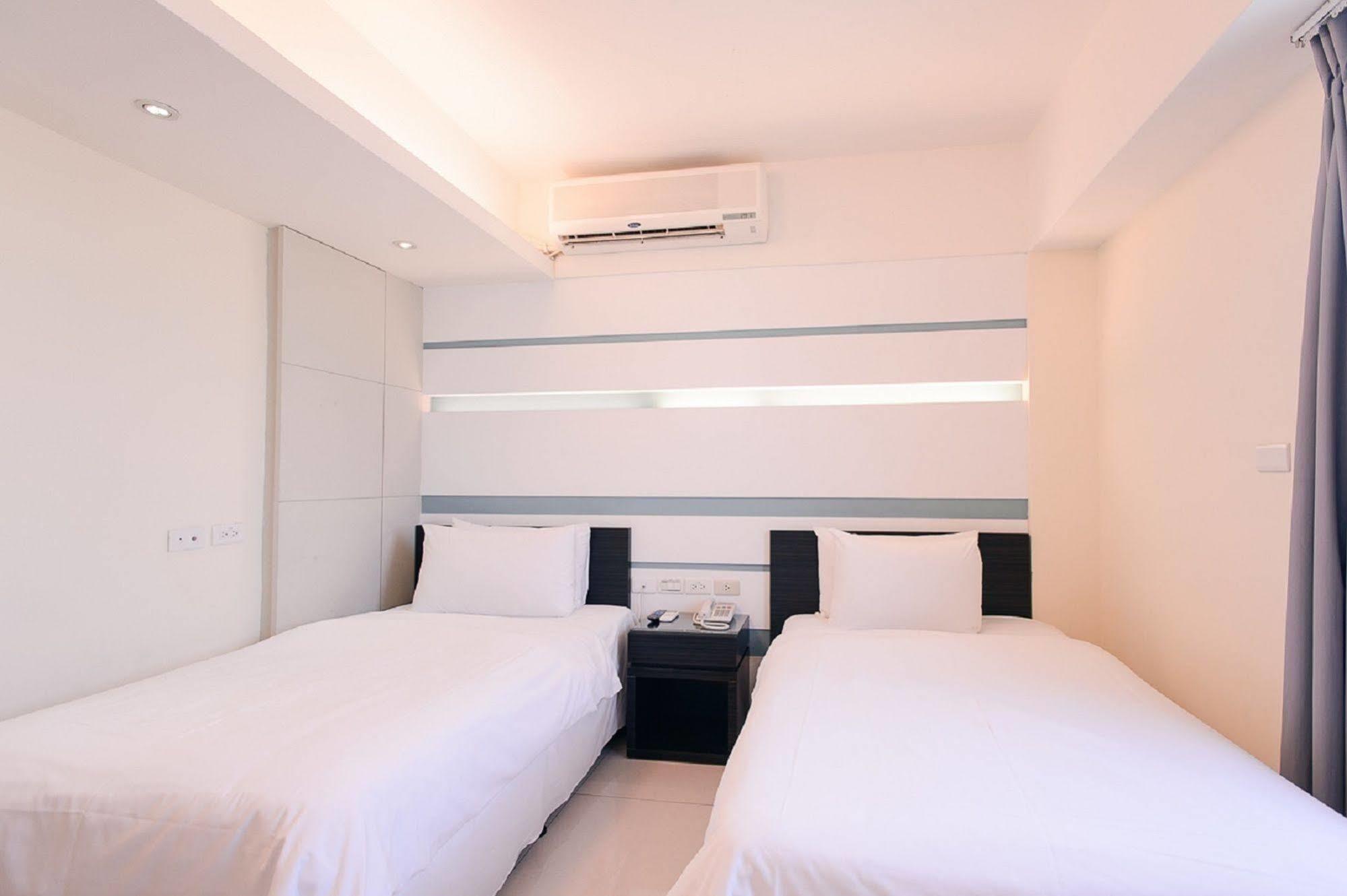 Kiwi Express Hotel - Kaohsiung Station מראה חיצוני תמונה