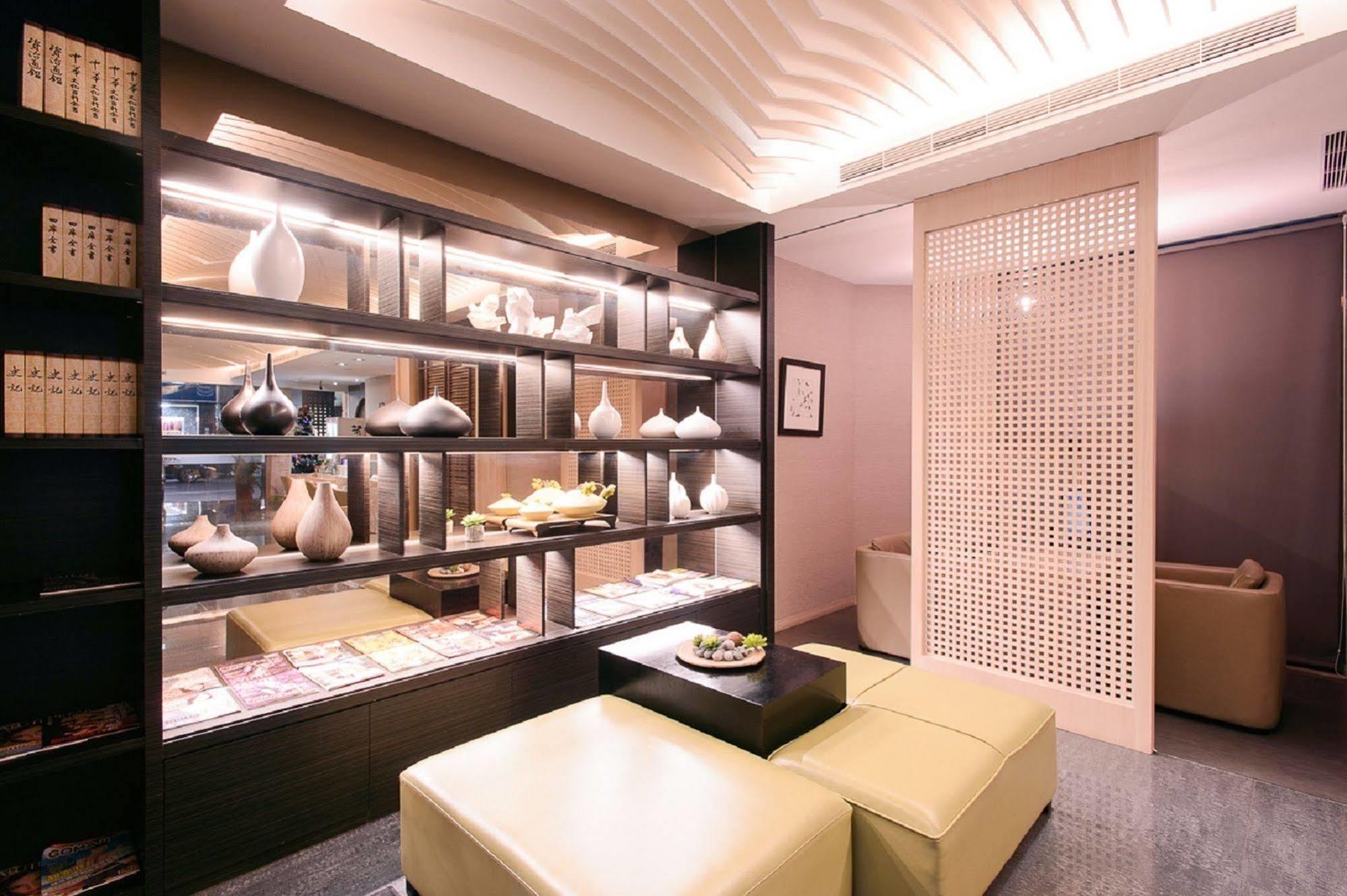 Kiwi Express Hotel - Kaohsiung Station מראה חיצוני תמונה